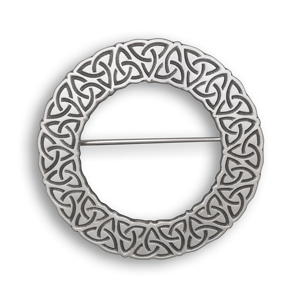 Fáinne Celtic Circle Plaid Brooch - Embracing Tradition - Braemar Highlandwear