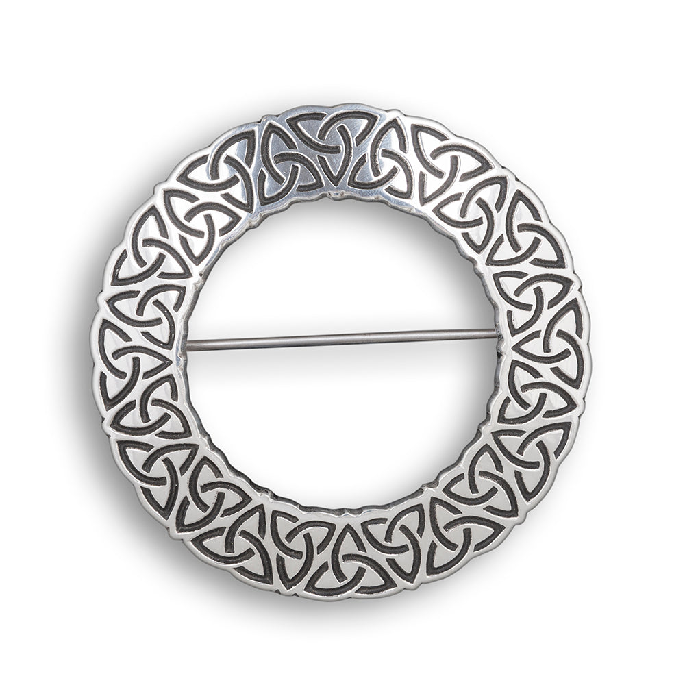 Fáinne Celtic Circle Plaid Brooch - Embracing Tradition - Braemar Highlandwear Polished