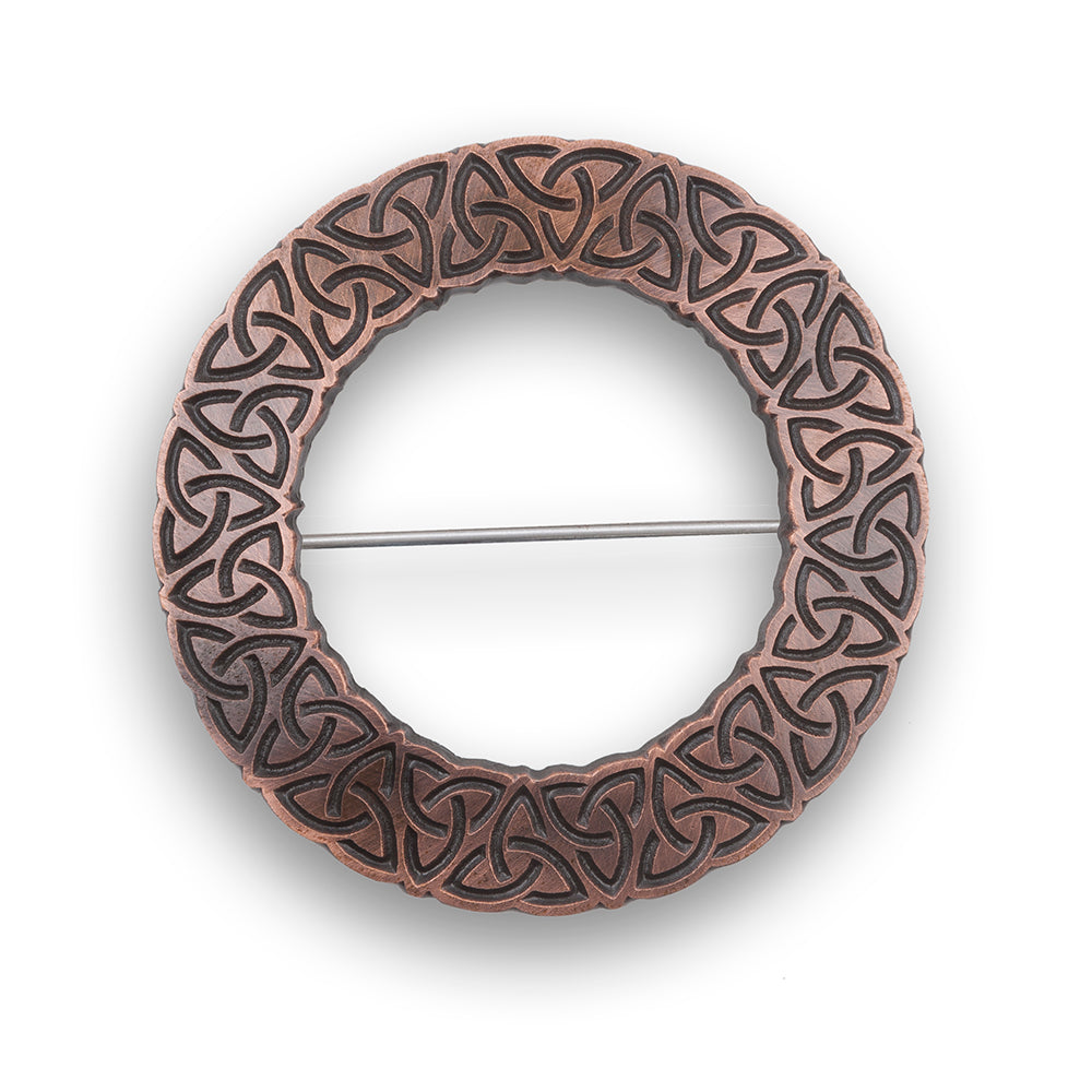 Fáinne Celtic Circle Plaid Brooch - Embracing Tradition - Braemar Highlandwear Chocolate Bronze